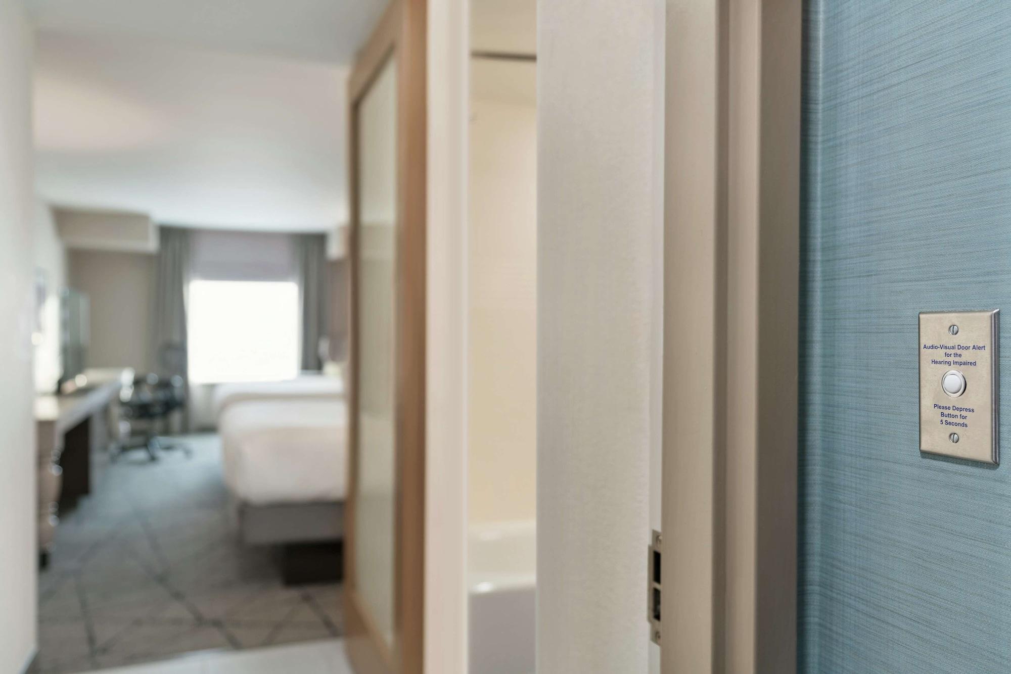 Hilton Garden Inn Springfield Bagian luar foto