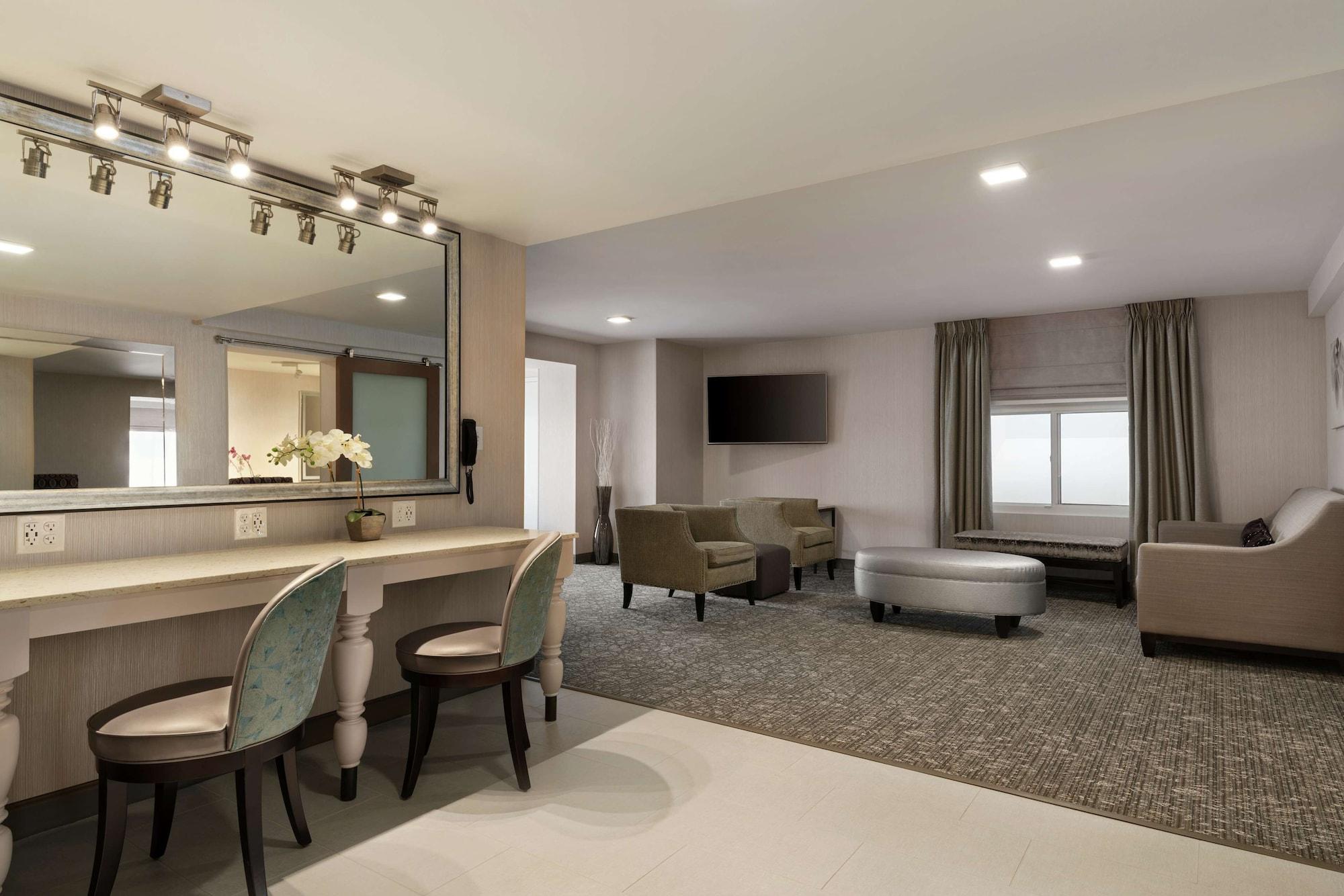 Hilton Garden Inn Springfield Bagian luar foto
