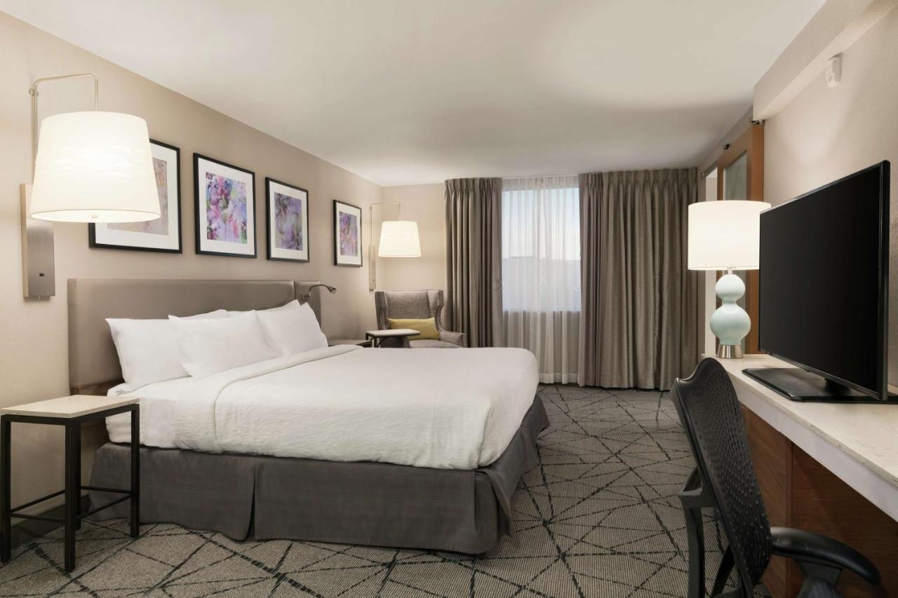 Hilton Garden Inn Springfield Bagian luar foto