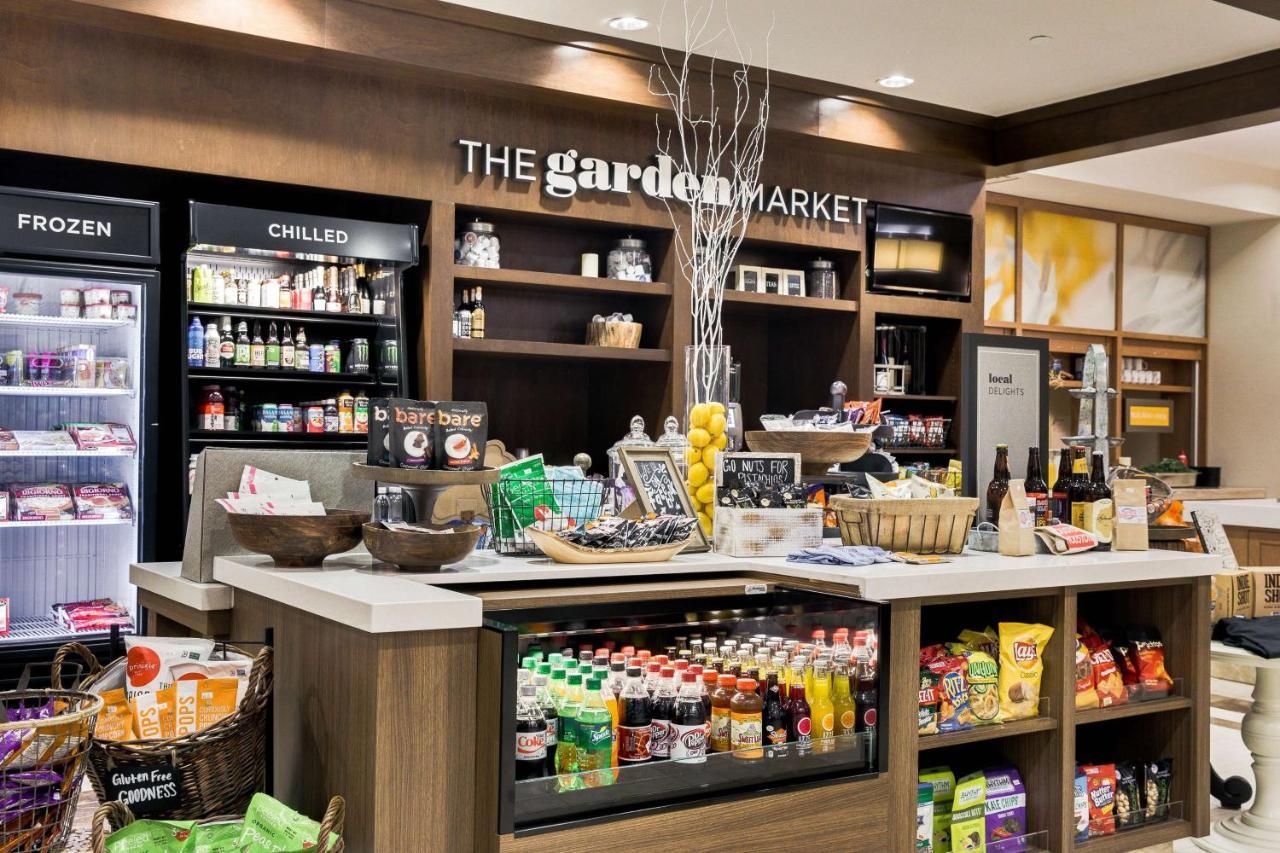 Hilton Garden Inn Springfield Bagian luar foto