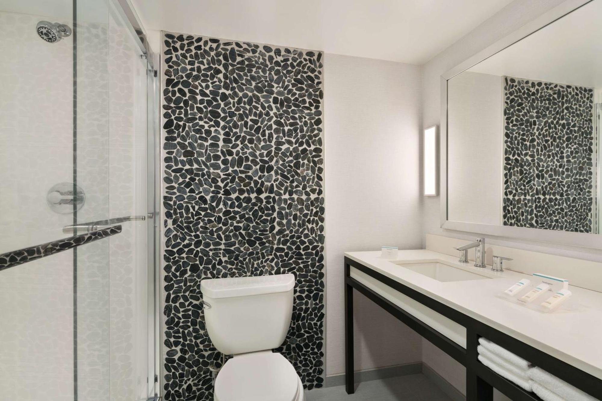 Hilton Garden Inn Springfield Bagian luar foto